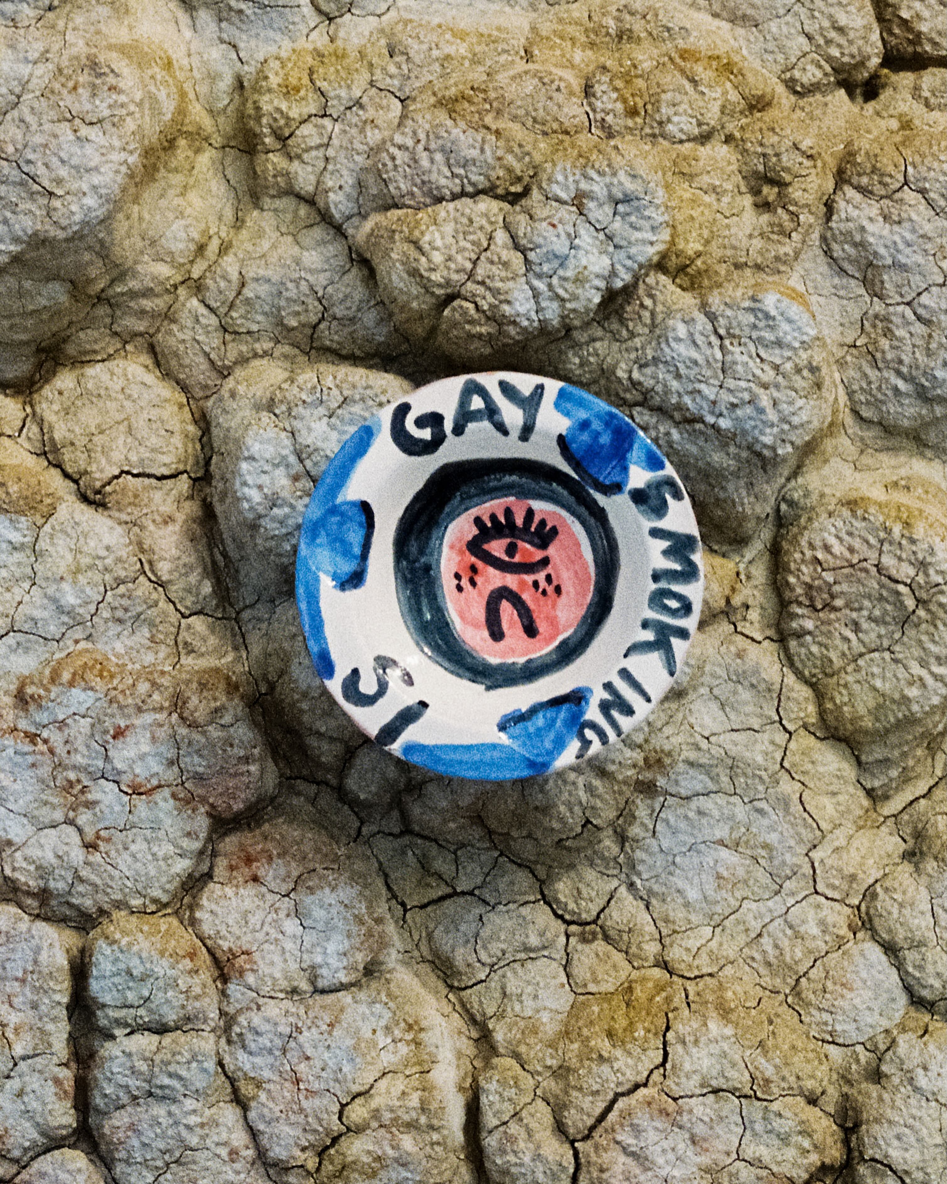 "Smoking is gay" ashtray