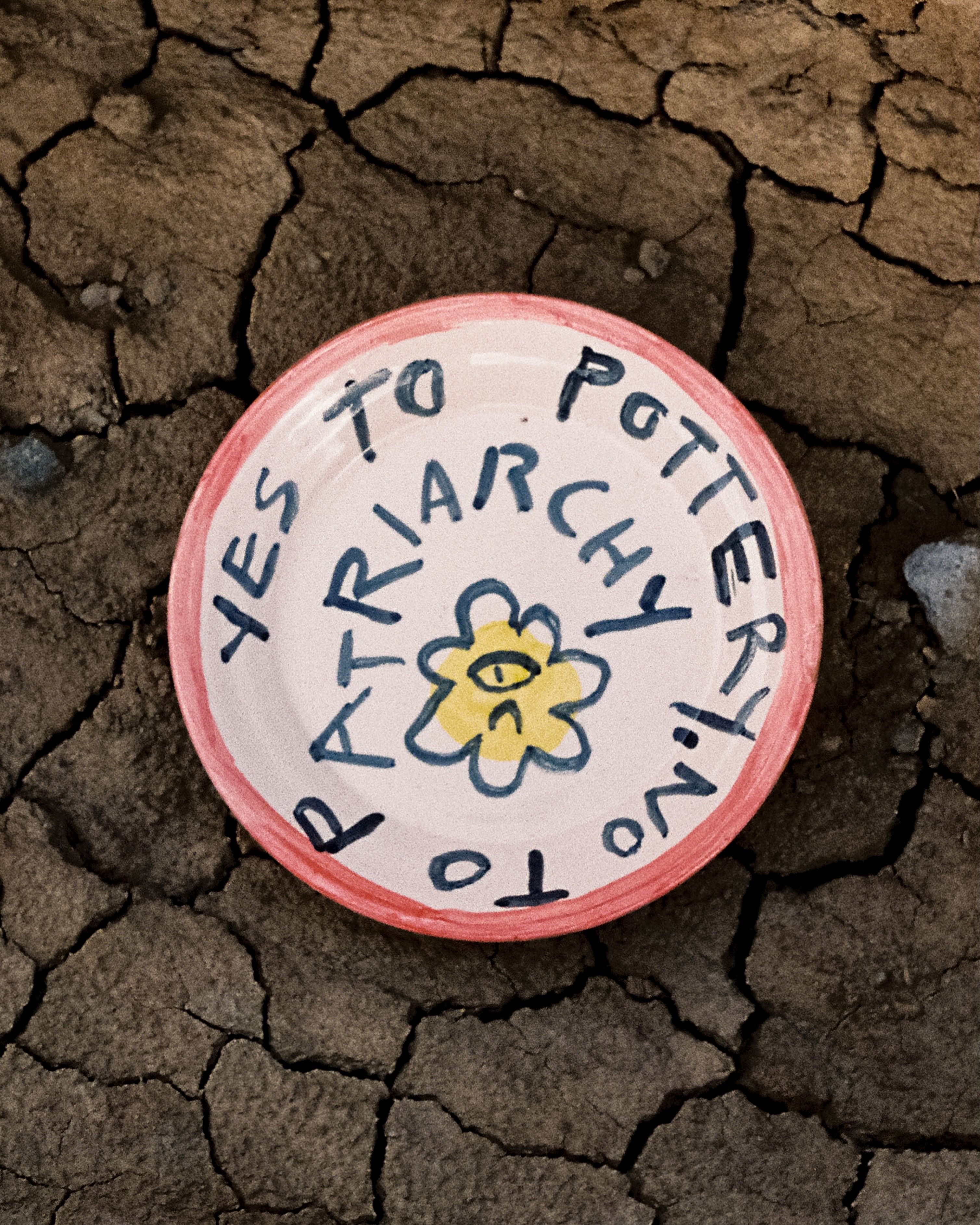 Plato pequeño "Yes to pottery, not to patriarchy"