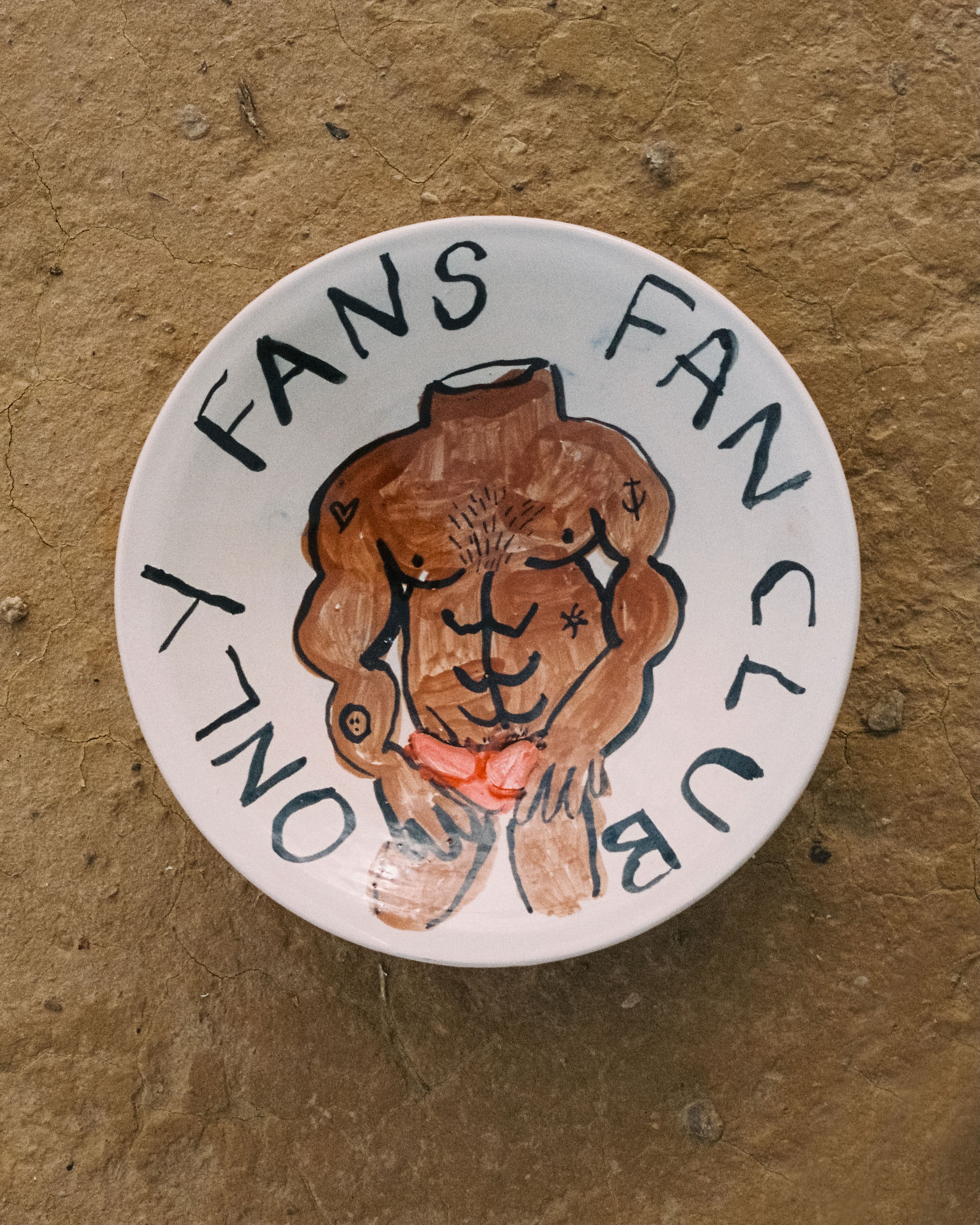 Fuente grande "Only Fans fan club"